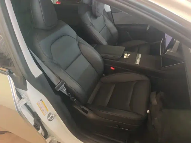 Tesla Model Y — Фото автомобиля 24