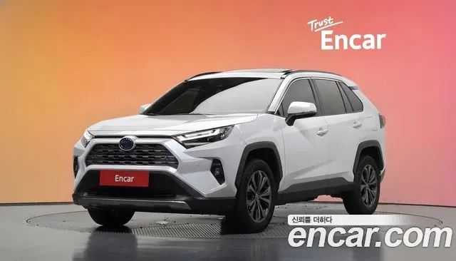 Фотография автомобиля — Toyota RAV4 5th Gen