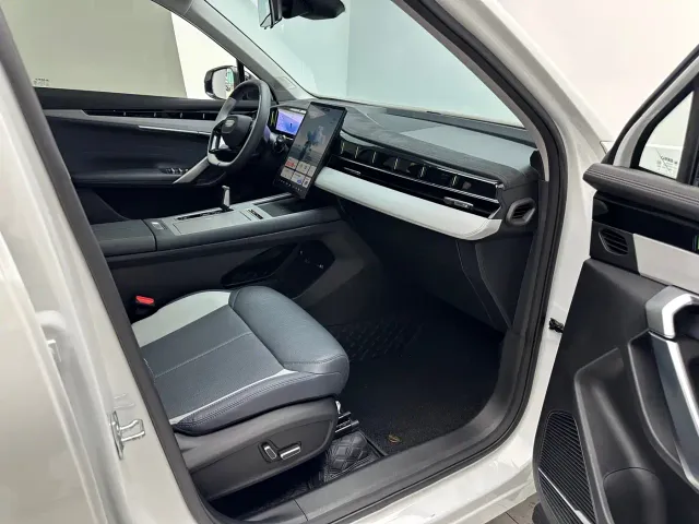 Geely Boyue L — Фото автомобиля 14