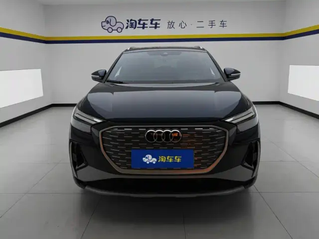Audi Q4 e-tron — Фото автомобиля 2