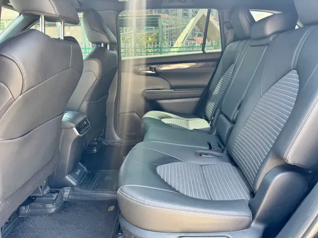 Toyota Crown Kluger — Фото автомобиля 7