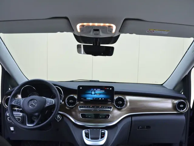 Mercedes-Benz V-Class — Фото автомобиля 6