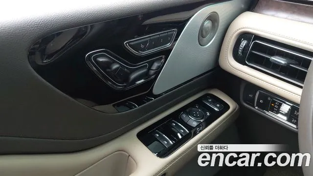 Lincoln Aviator 2nd Gen — Фото автомобиля 18