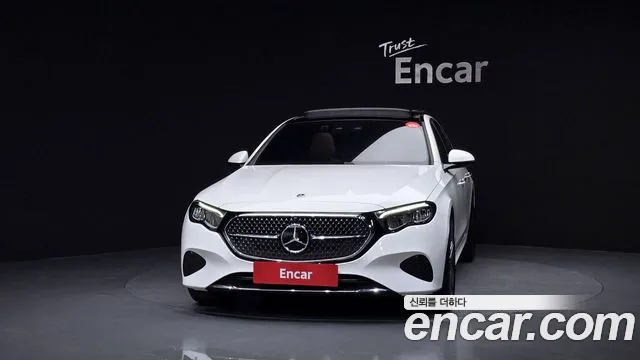 Mercedes-Benz E-Class — Фото автомобиля 3