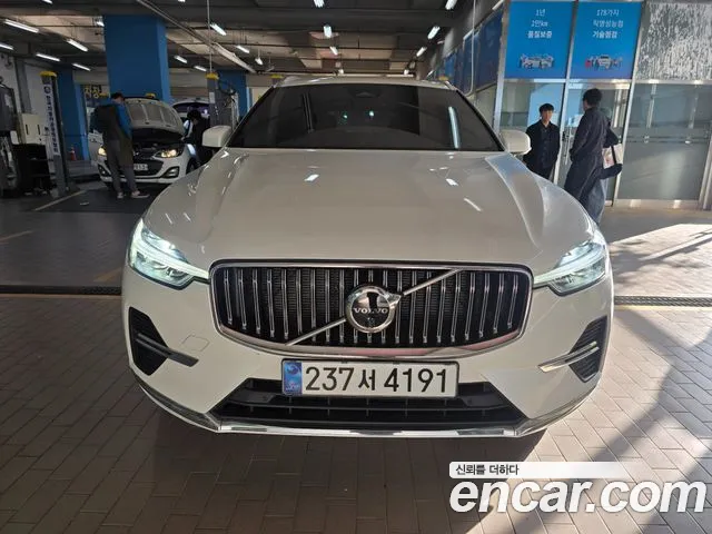 Volvo XC60 2nd Gen — Фото автомобиля 2