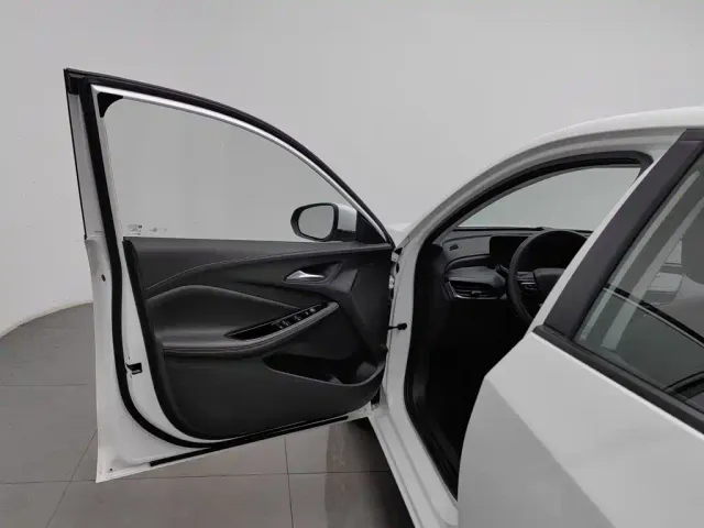 Buick Verano — Фото автомобиля 8