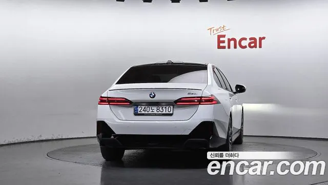 BMW 5 Series G60 — Фото автомобиля 4