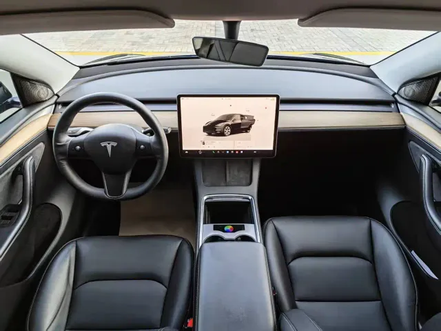 Tesla Model Y — Фото автомобиля 5
