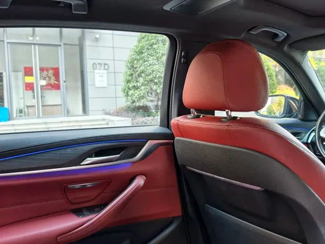 BMW 5 Series — Фото автомобиля 17
