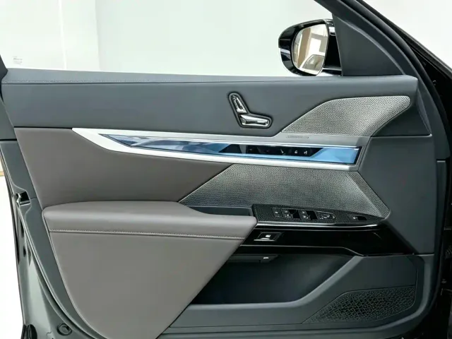 BMW 7 Series — Фото автомобиля 6