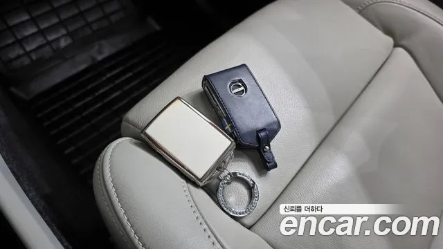 Volvo XC40 — Фото автомобиля 21