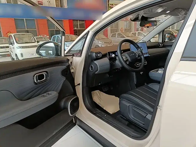 GAC Aion UT — Фото автомобиля 15