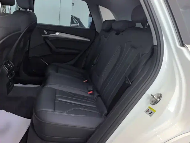 Audi Q5L — Фото автомобиля 16