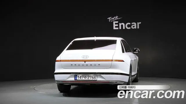 Hyundai Grandeur GN7 — Фото автомобиля 4