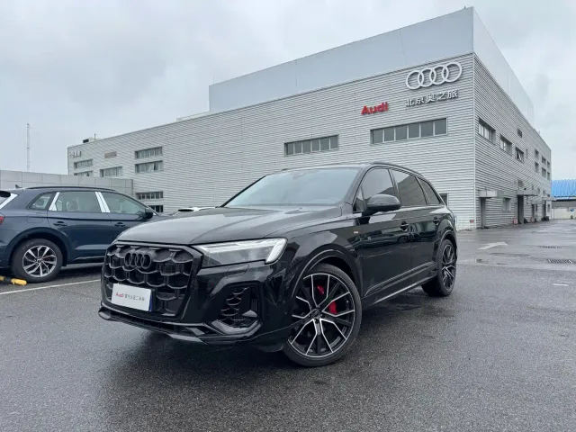 Фотография автомобиля — Audi Q7
