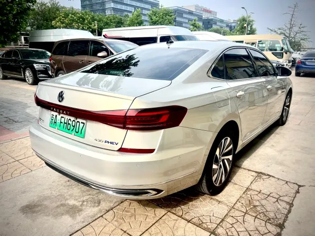 Volkswagen Passat — Фото автомобиля 5