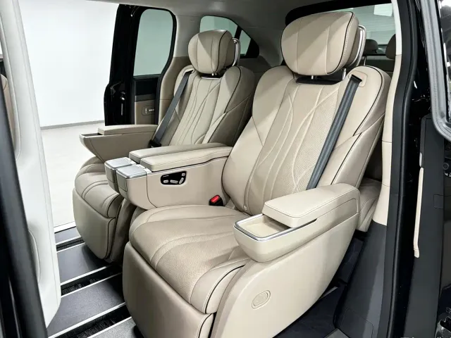 Xpeng X9 — Фото автомобиля 8
