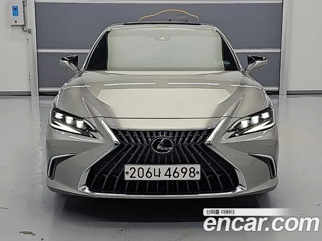 Lexus ES — Фото автомобиля 2
