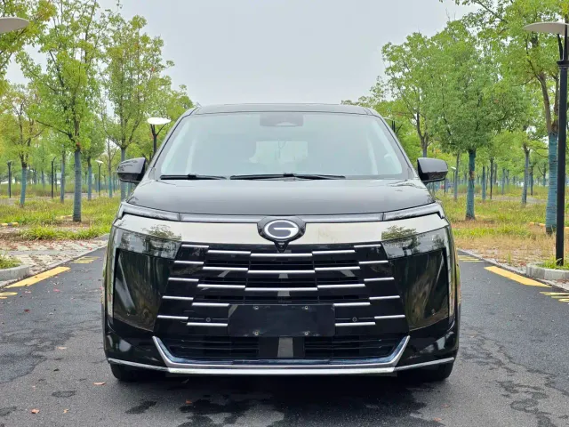 GAC Trumpchi E8 — Фото автомобиля 2