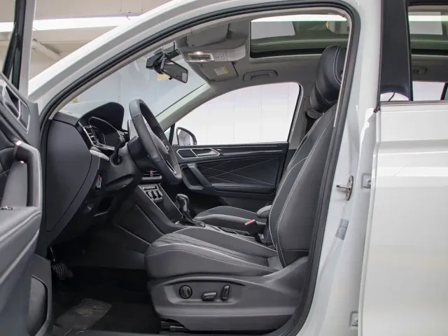 Volkswagen Tiguan L — Фото автомобиля 12