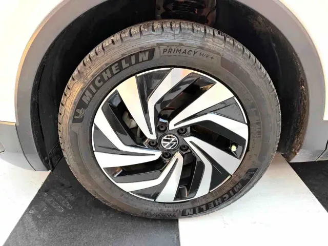 Volkswagen Tiguan L — Фото автомобиля 10