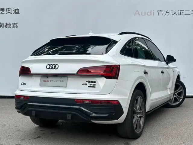 Audi Q5L Sportback — Фото автомобиля 5