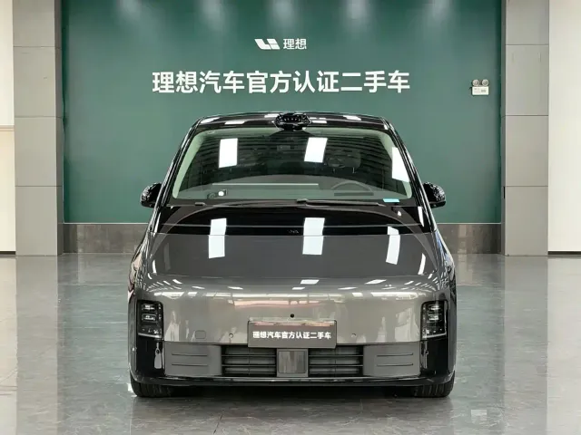 Li Auto MEGA — Фото автомобиля 2
