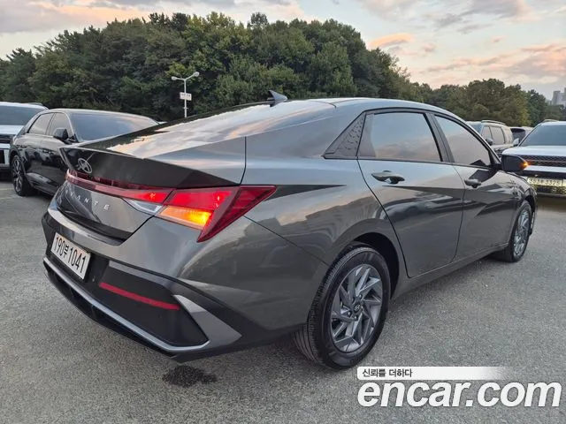 Hyundai Avante CN7 — Фото автомобиля 4