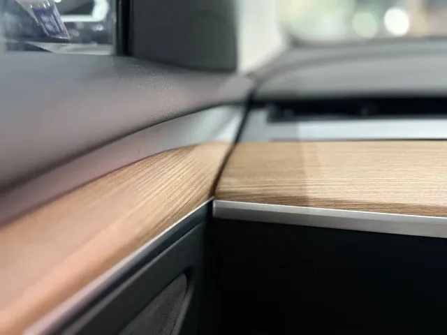 Tesla Model 3 — Фото автомобиля 16