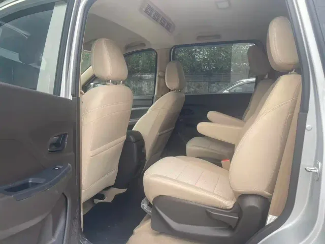 Wuling Hongguang — Фото автомобиля 5