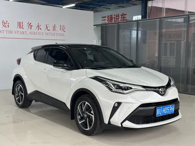Toyota C-HR — Фото автомобиля 3