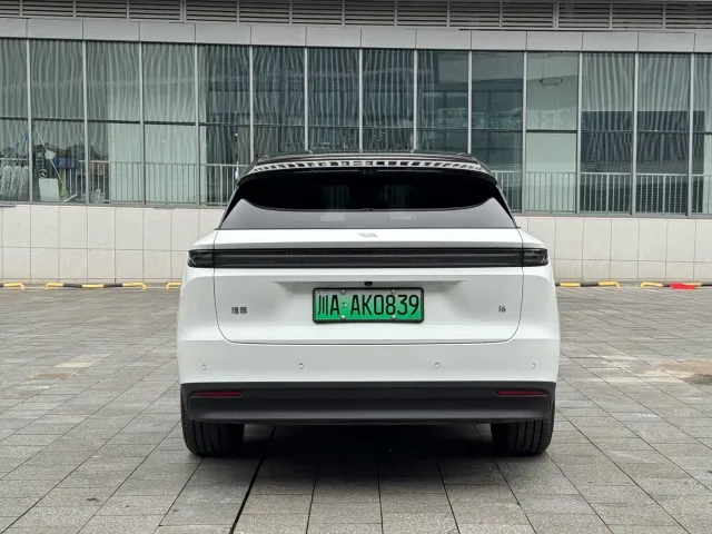 Li Auto i6 — Фото автомобиля 6
