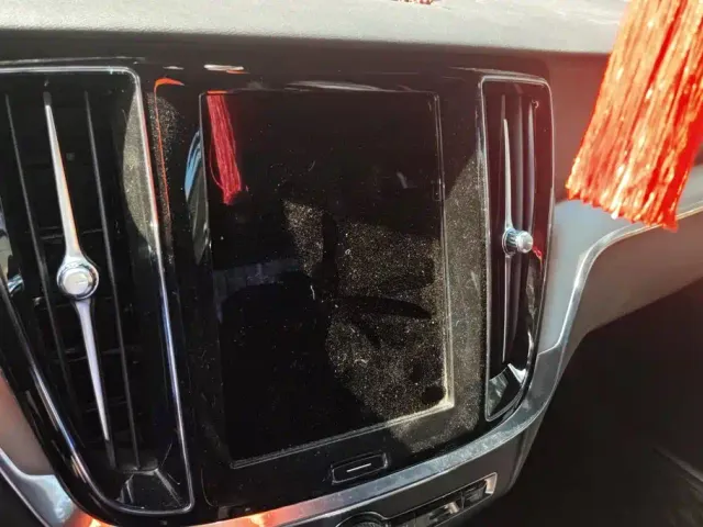 Volvo S60 — Фото автомобиля 13