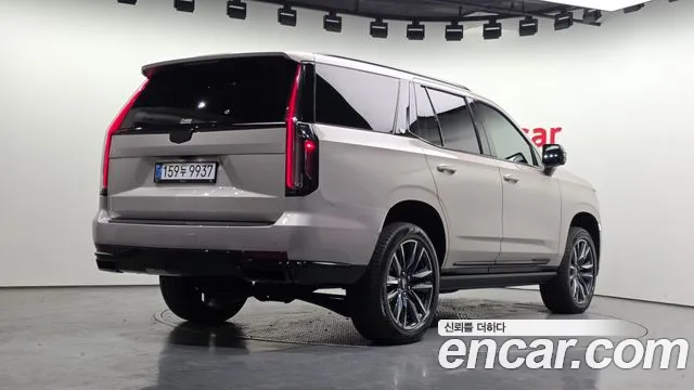 Cadillac Escalade 5th Gen — Фото автомобиля 2