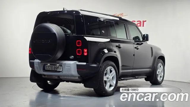 Land Rover Defender — Фото автомобиля 2