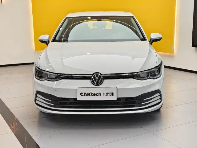 Volkswagen Golf — Фото автомобиля 2