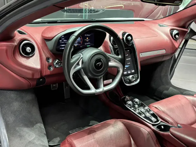 McLaren GT — Фото автомобиля 7