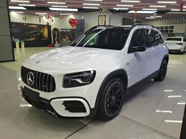 Фотография автомобиля — Mercedes-Benz GLB AMG