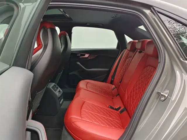 Audi S4 — Фото автомобиля 17