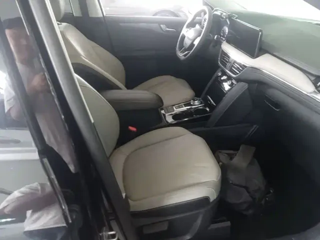 Ford Escape — Фото автомобиля 24