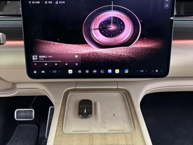Nio ES8 — Фото автомобиля 11