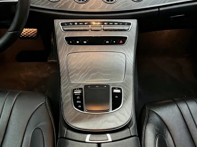 Mercedes-Benz CLS-Class — Фото автомобиля 11