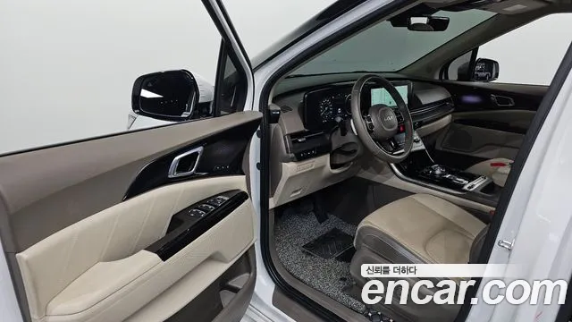 Kia Carnival Generation 4 — Фото автомобиля 10