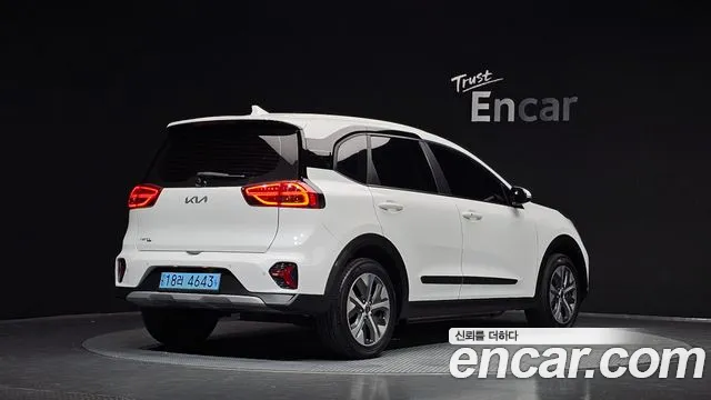 Kia Niro — Фото автомобиля 2