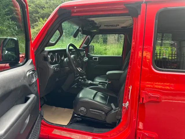 Jeep Wrangler — Фото автомобиля 9
