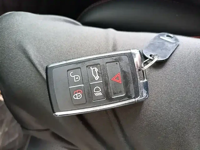 Land Rover Discovery Sport — Фото автомобиля 8
