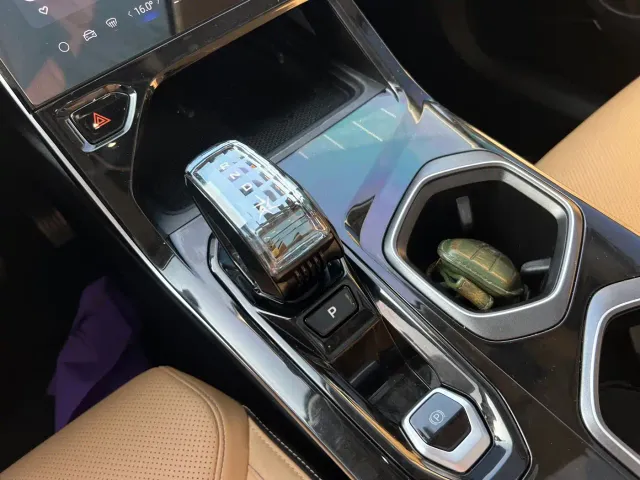 Geely Boyue L — Фото автомобиля 19