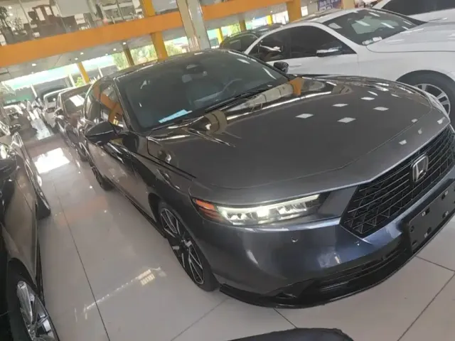 Honda Accord — Фото автомобиля 3