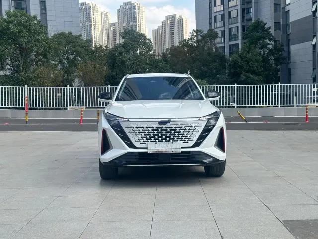Changan Z6 — Фото автомобиля 3