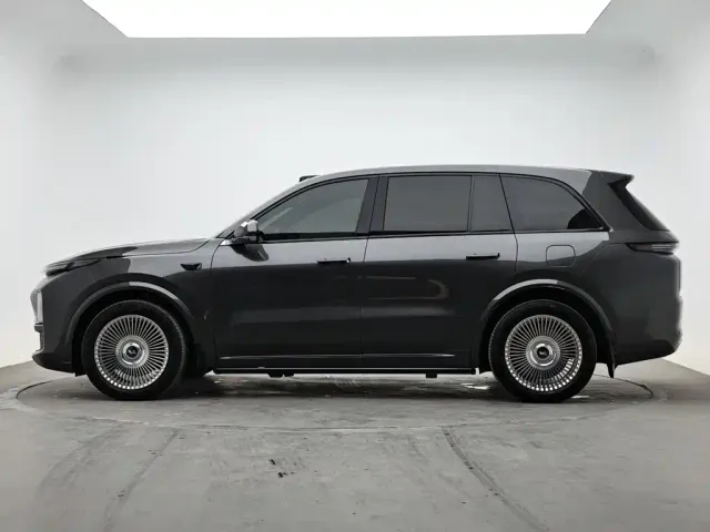 Li Auto L8 — Фото автомобиля 6